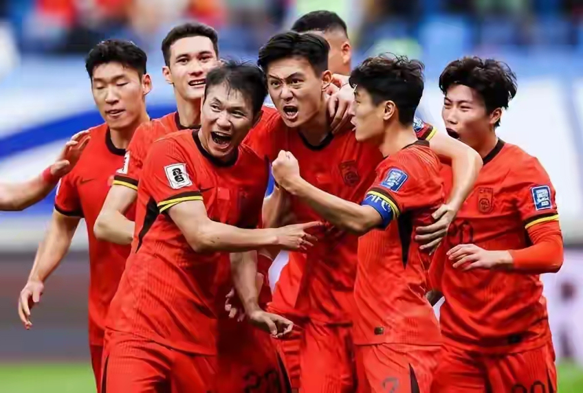 半岛综合体育官网入口-全力以赴：国内足球豪强对垒谁更强势？