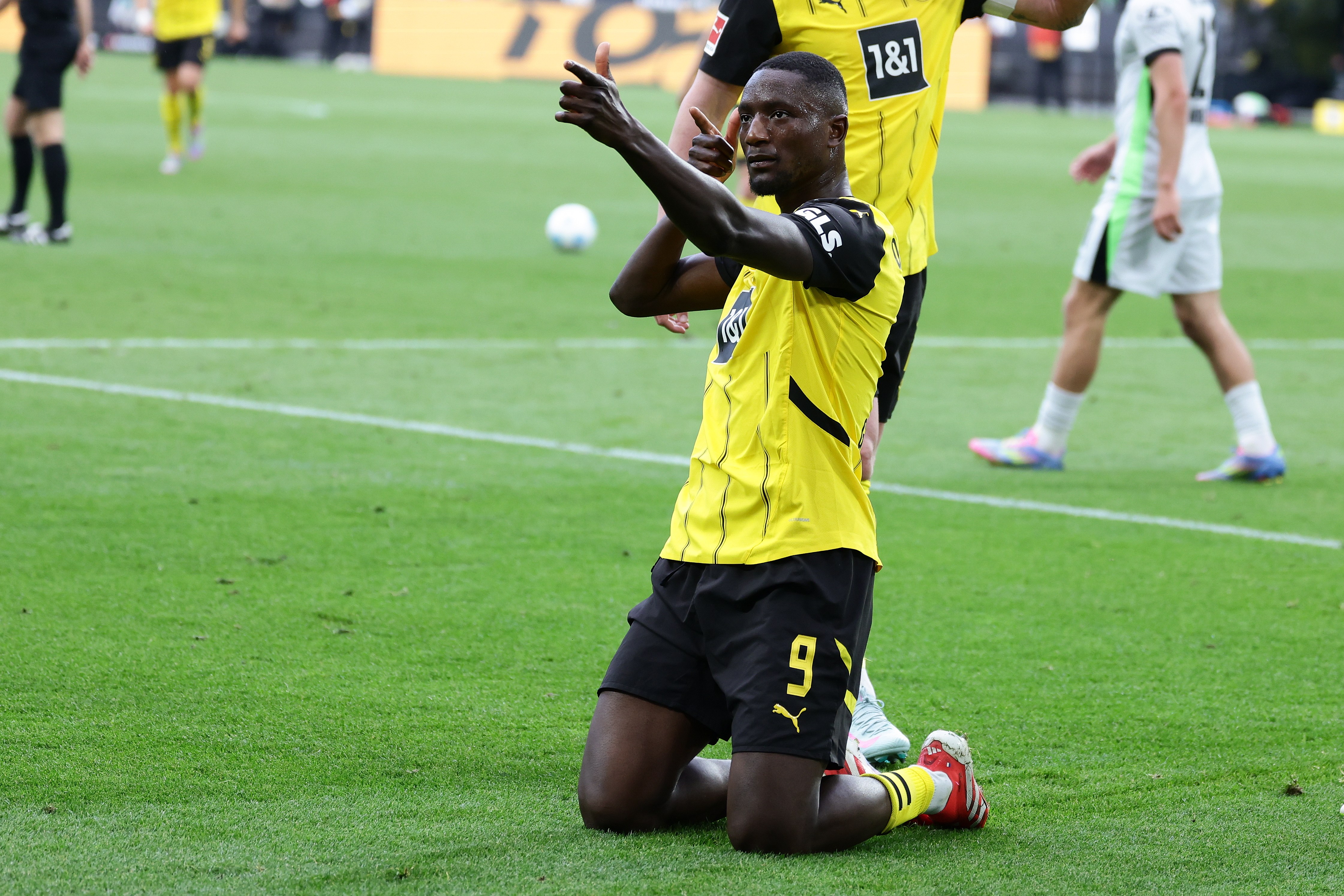 半岛体育app-关于沃尔夫斯堡主场惨遭多特蒙德逆转的信息