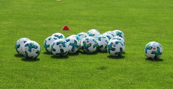 半岛体育登录入口-恩菲尔德冲击冠军，锋线磨合进入关键期